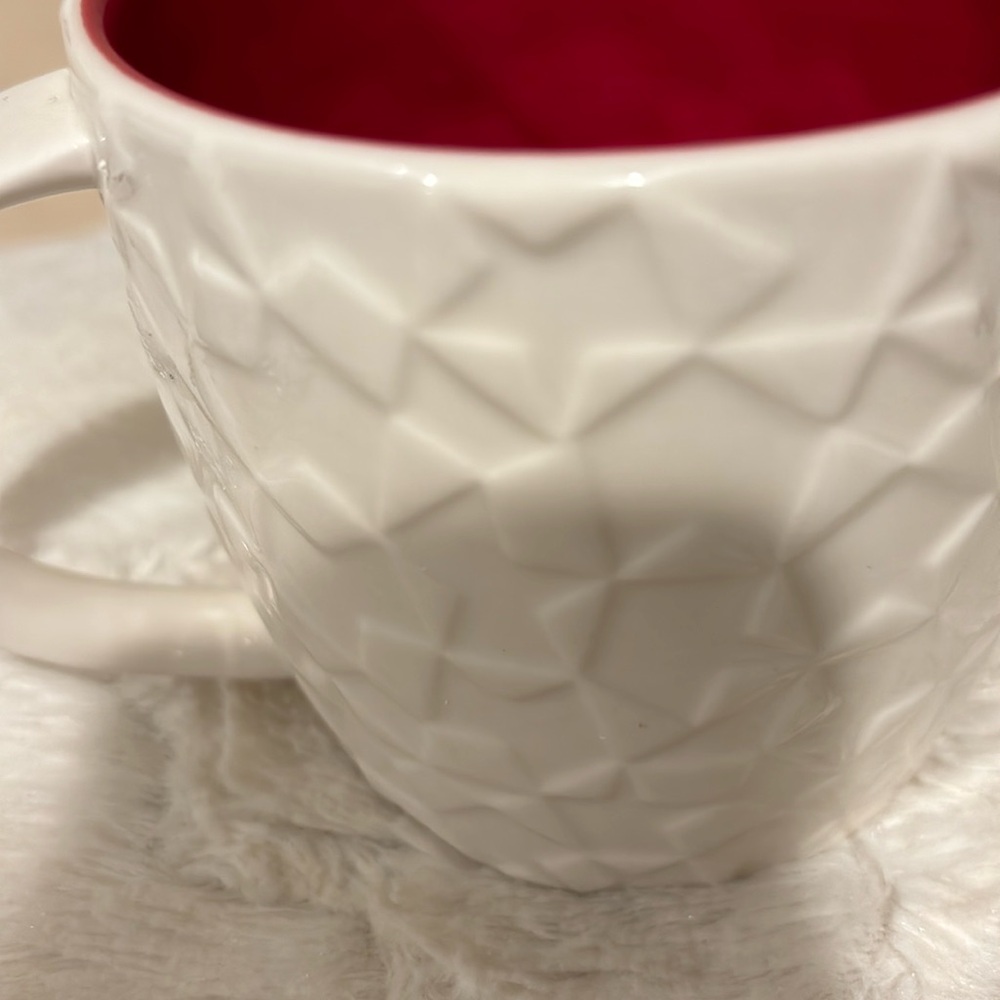14oz Starbucks‎ Red & White Mosaic Embossed Stars 2011 Holiday Mug Cup